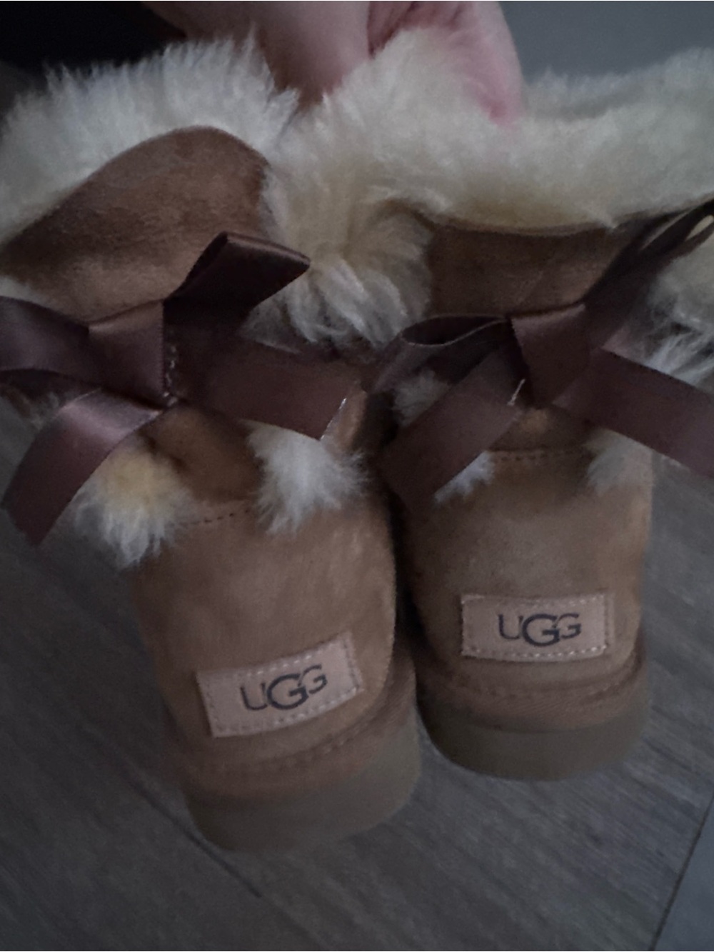 UGG Bailey bow in Chestnut Suede Bow-Back Shearling Booties